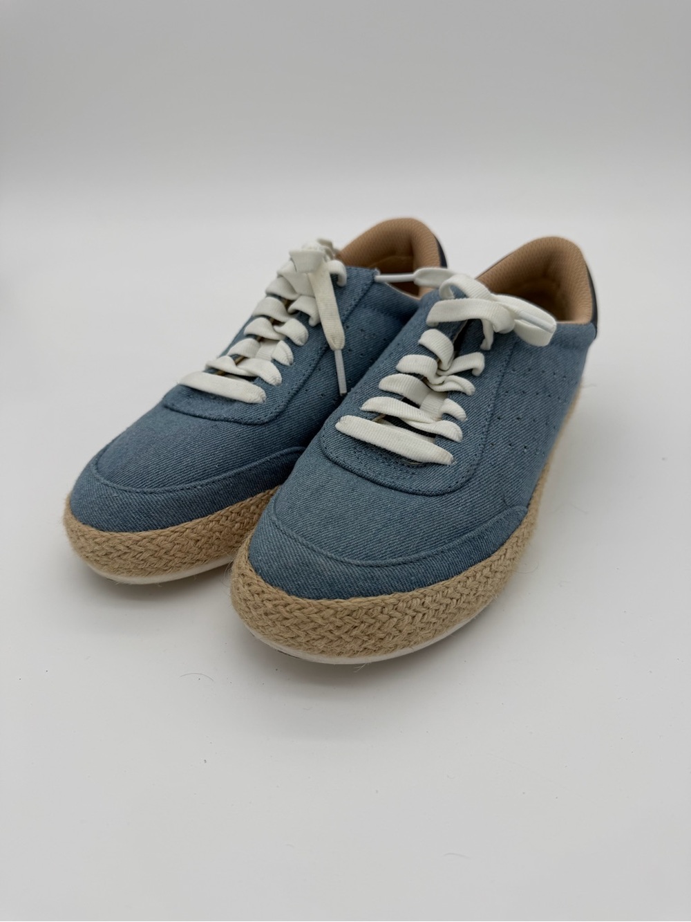 Casual Blue Canvas Women’s Sneakers with Rope-Wrap Sole size 8